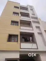 Independent building for sale