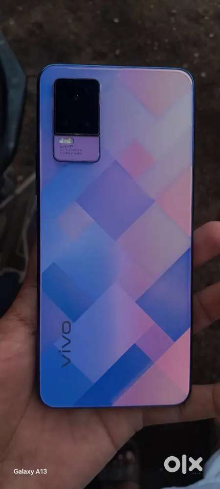 Vivo y73 hai bill box sab hai