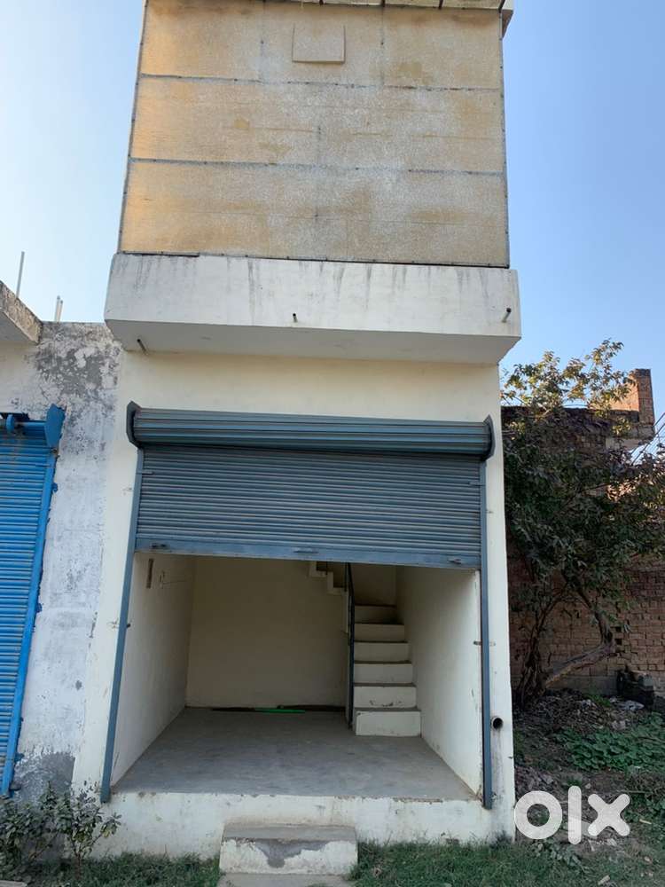 3 manjil shop kiraye layi