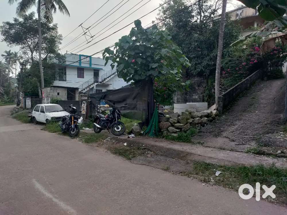 8 Cent Plot with road frontage in Vattiyoorkavu