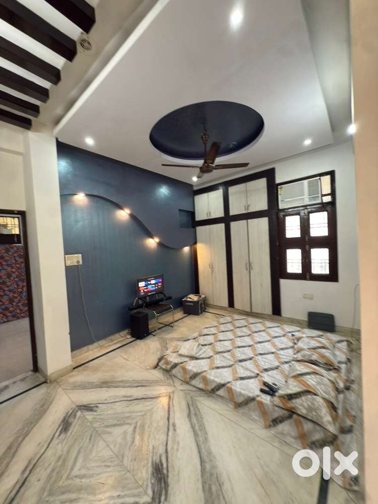 Flatmate in independence 3bhk flat  vaishali nagr