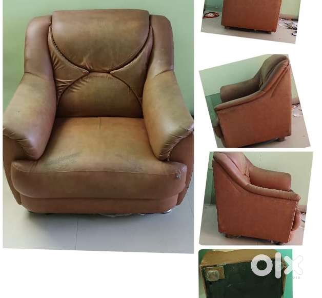 1seater sofa wooden with good cushioning