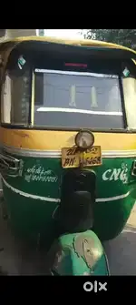 Urjent sell running condition me b auto RC or photo adhaar card milega