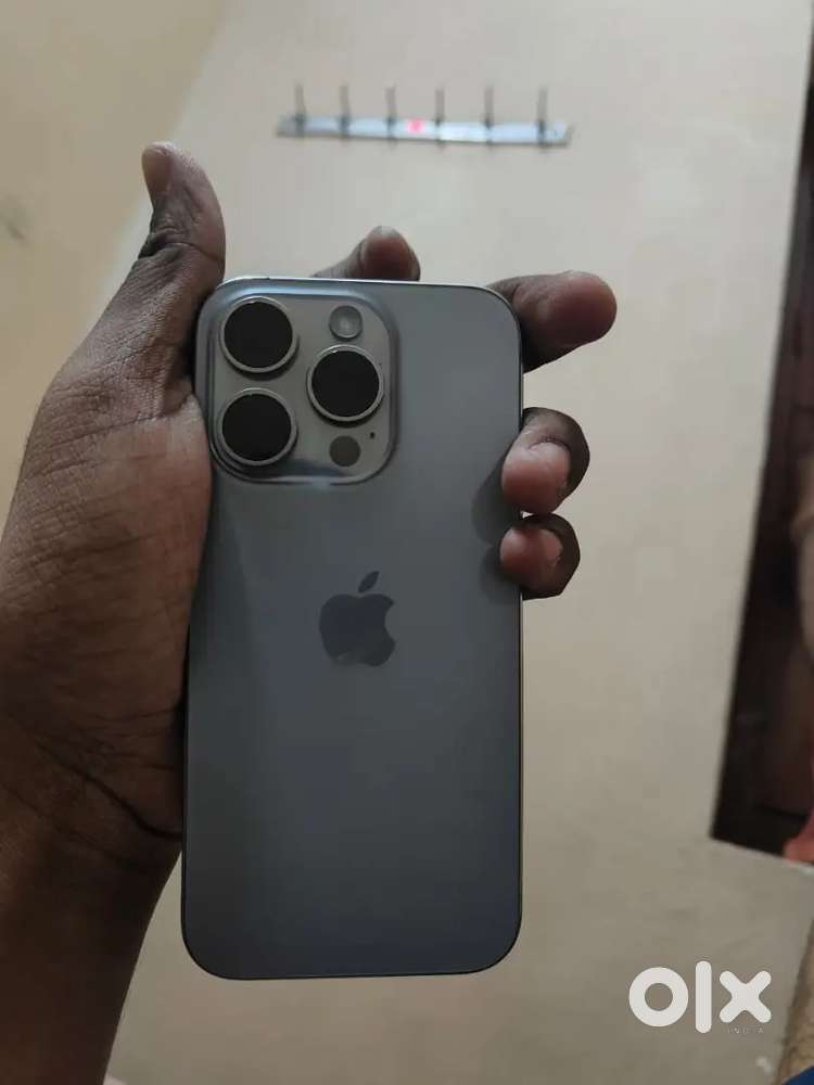 iPhone 15 pro (  Natural Titanium, 256GB)