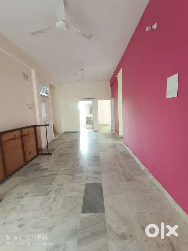 3bhk flat for sale in Sager deep apartment arera colony near Sai bord