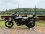 Bajaj Avenger 150 street