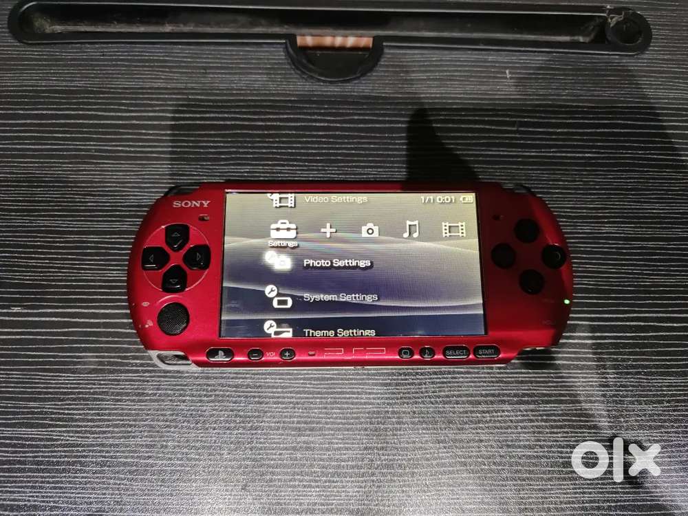 PSP  ( PLAY STATION PORTABLE )