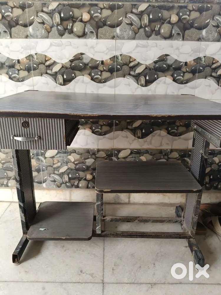 Computer Table