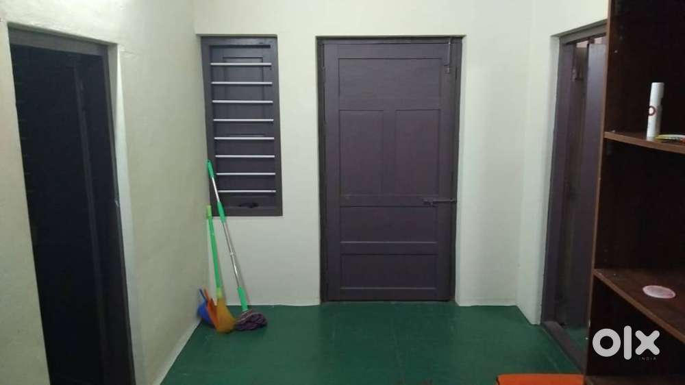 1 BHK GROUND FLOOR SEMI FURNISHED . FOR LADIES OR FAMILY