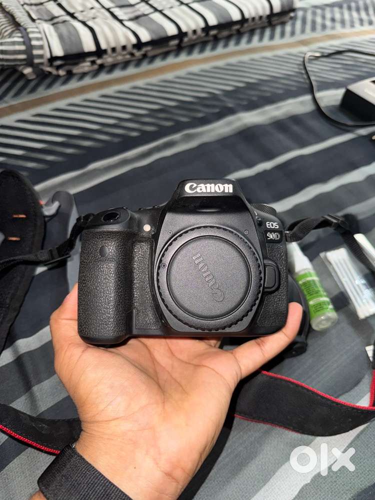 Canon EOS 90D