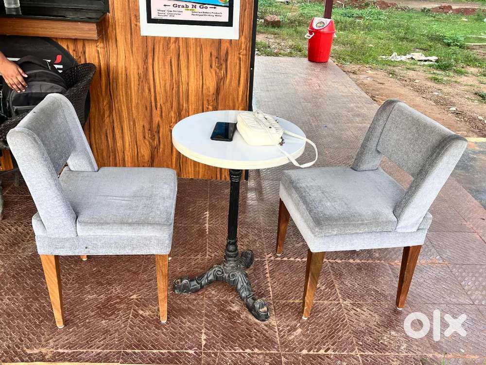 4 seater sofa set with 2 chair