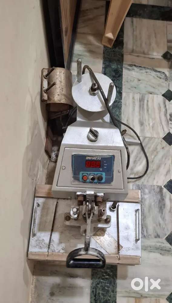 T-shirt printing machine