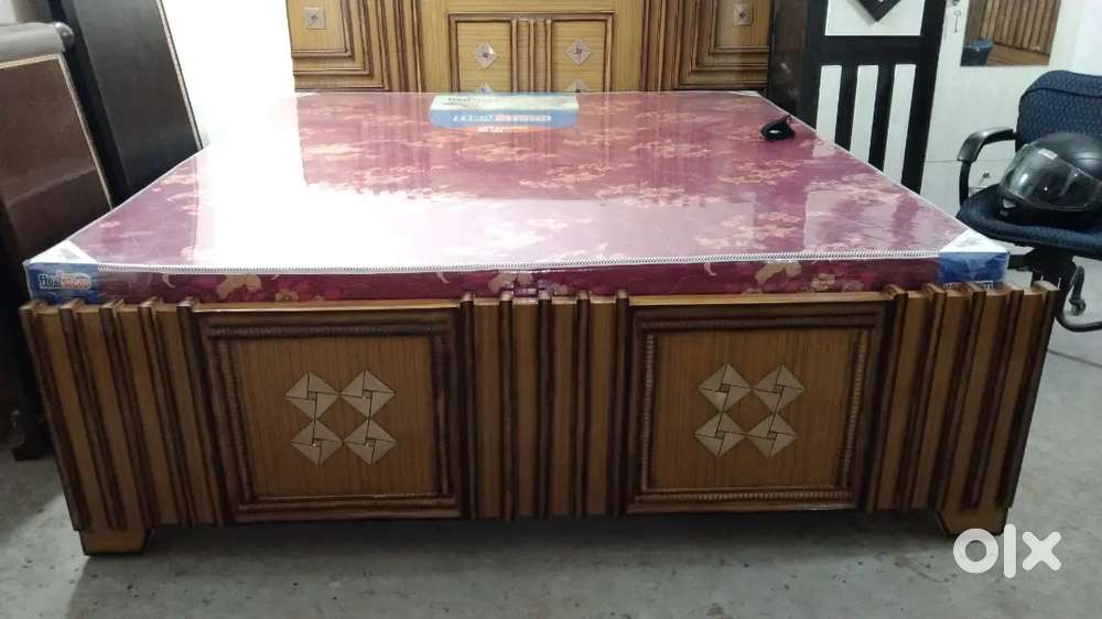 Very attractive box bed having size 6/7.