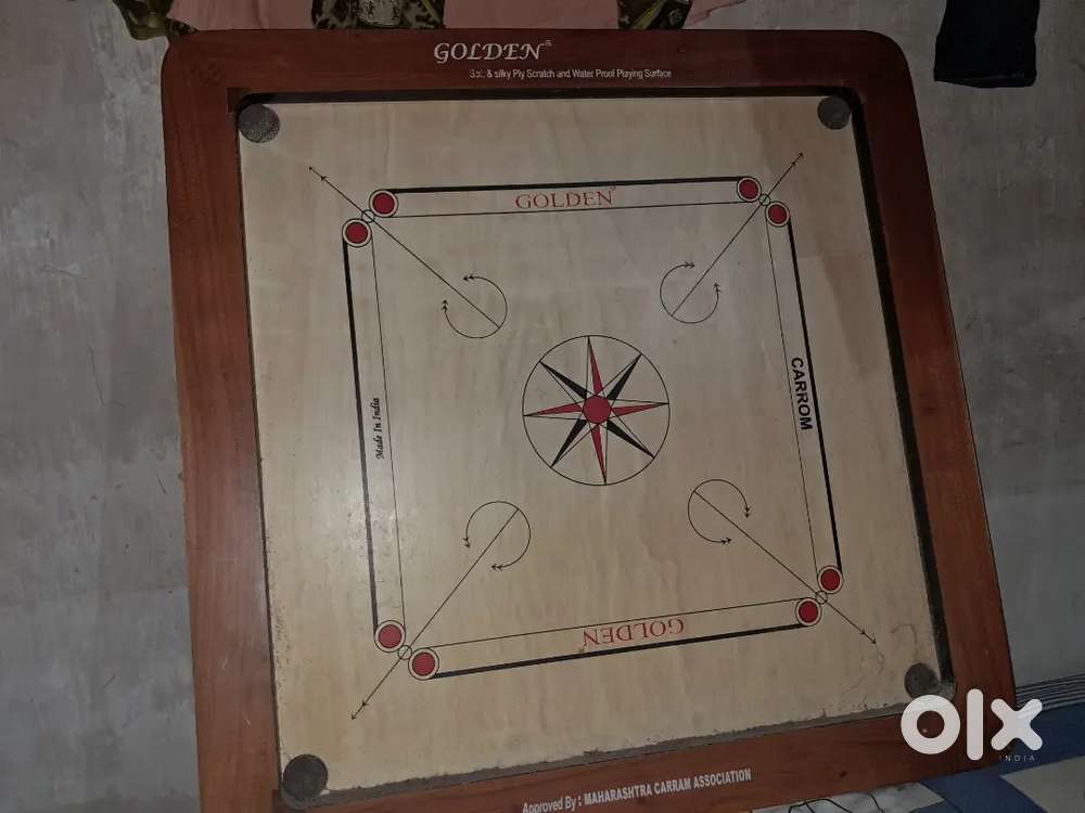 Carrom board