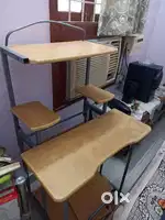Computer table
