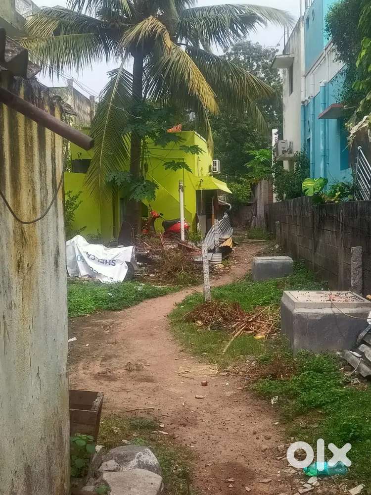 50 lakhs ,(872)sq ft Nearby by puzhuthivakkam metro station just 800m