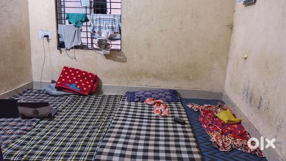 I need one roommate student or job holder