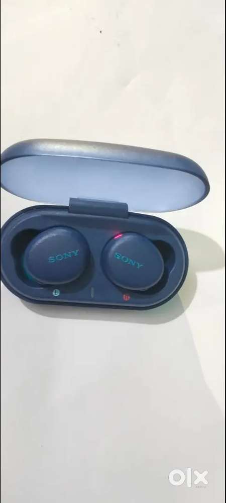 Sony WF-XB700 BT TWS, Almost New like Condition, Worth Rs.10,000