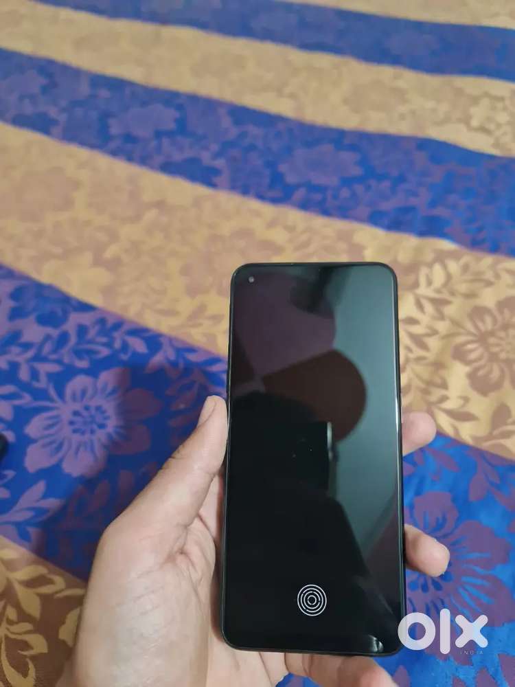 OPPO RENO 8 : original screen look like a new price can be negotiable