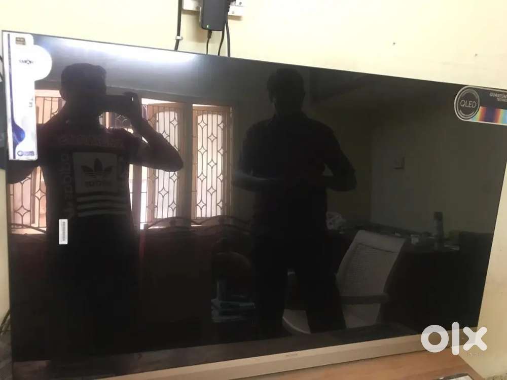 48 inch O led tv with sound bar Alexa inbuilt wifi 17520