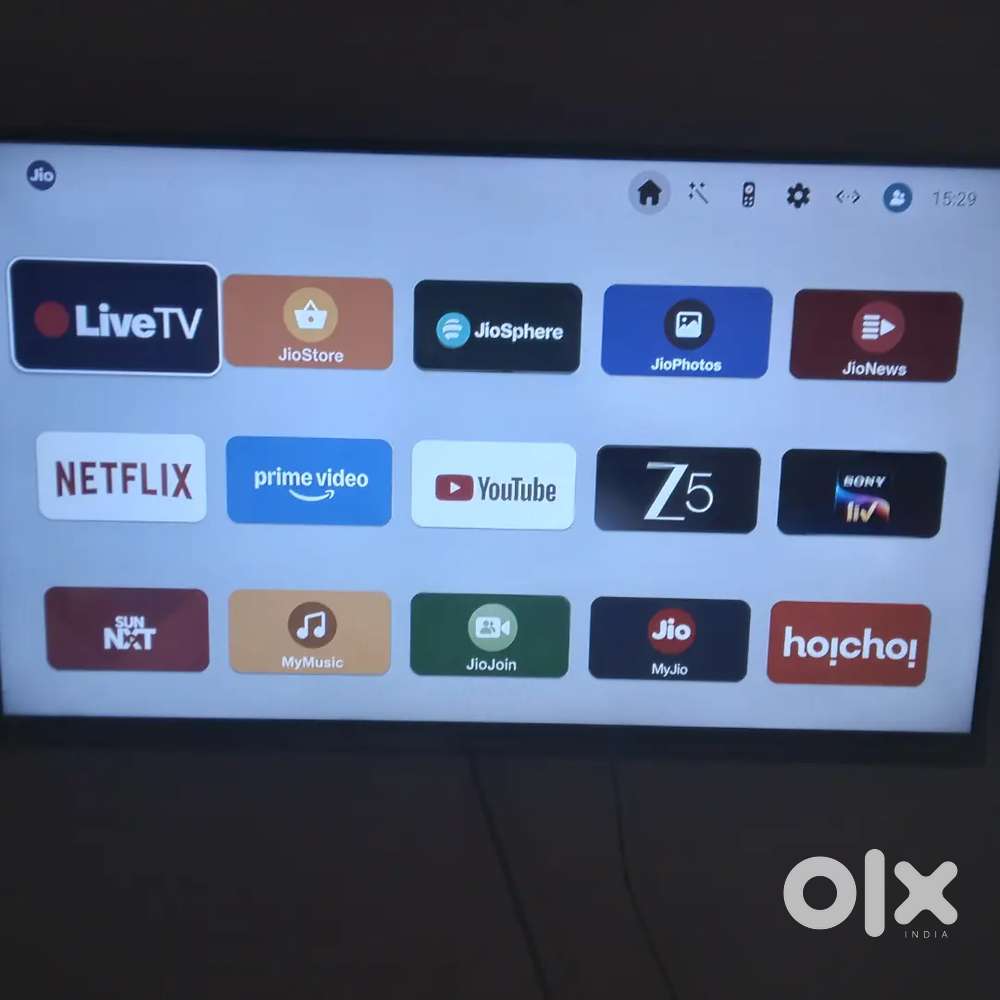 32' intex smart Google tv almost new NO used
