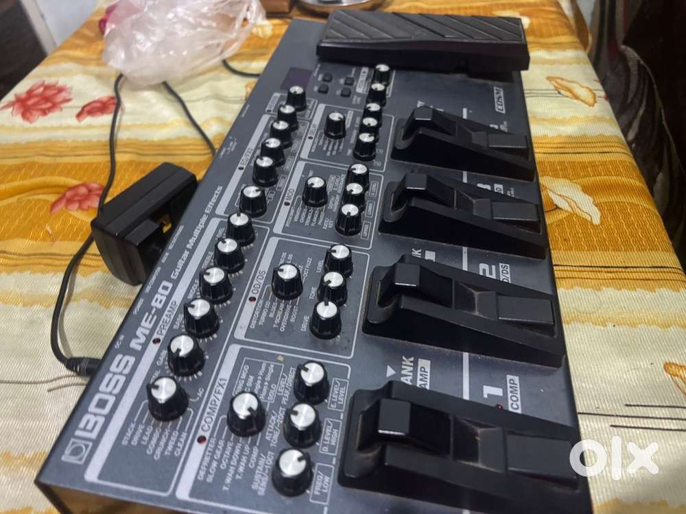 BOSS ME 80 guitar processor