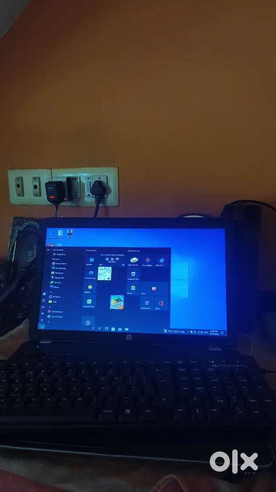 Hp Laptop pavilion corei5 windows 8 gen with new additional keyboard
