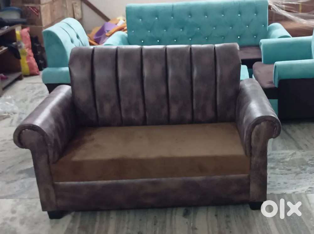 Sofa set's Matching Puffy & Center table available