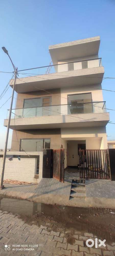 4BHK EVERGREEN PEERMUCHALA 122 GAJ 1.45 CR