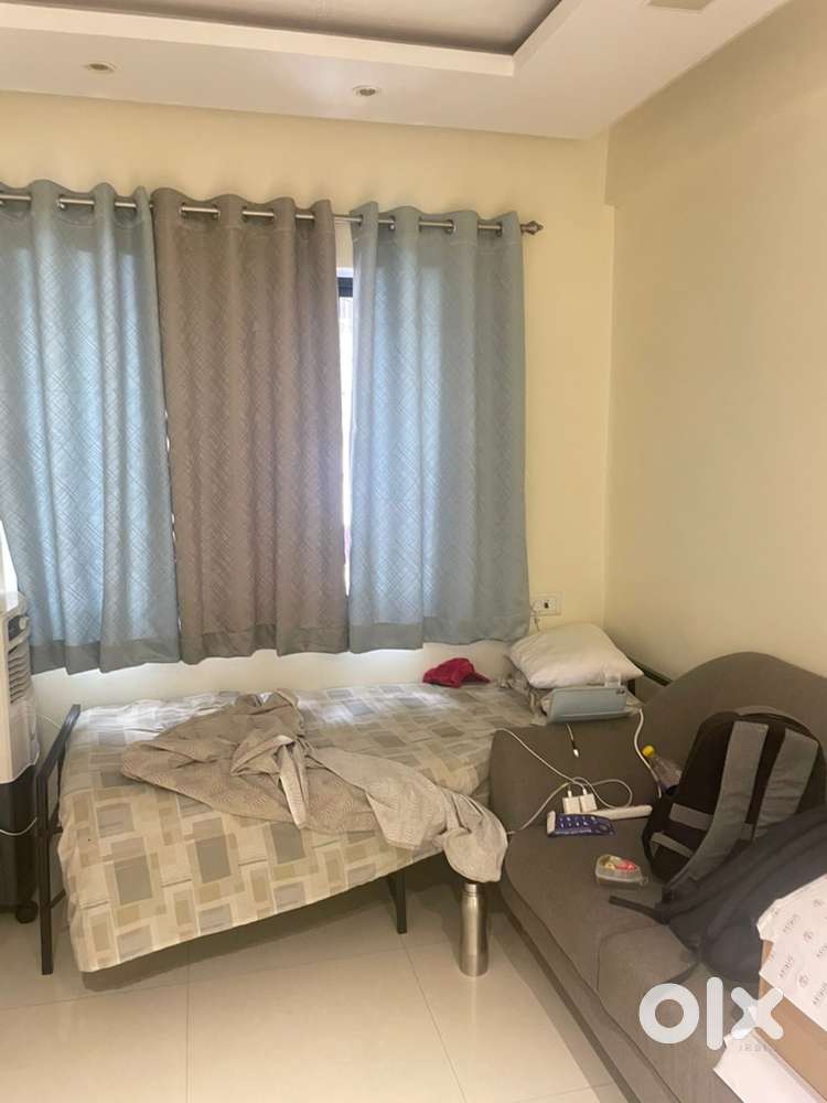 1-Flatmate/Roommate Required