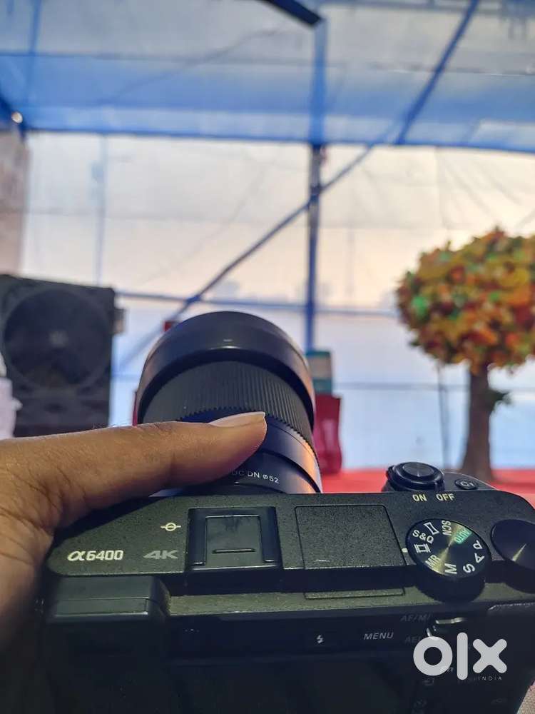 Sony A6400 Camera For sale 65000 only