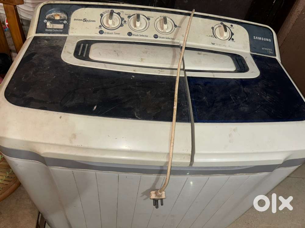 Its 7.5 kg samsung washing machine