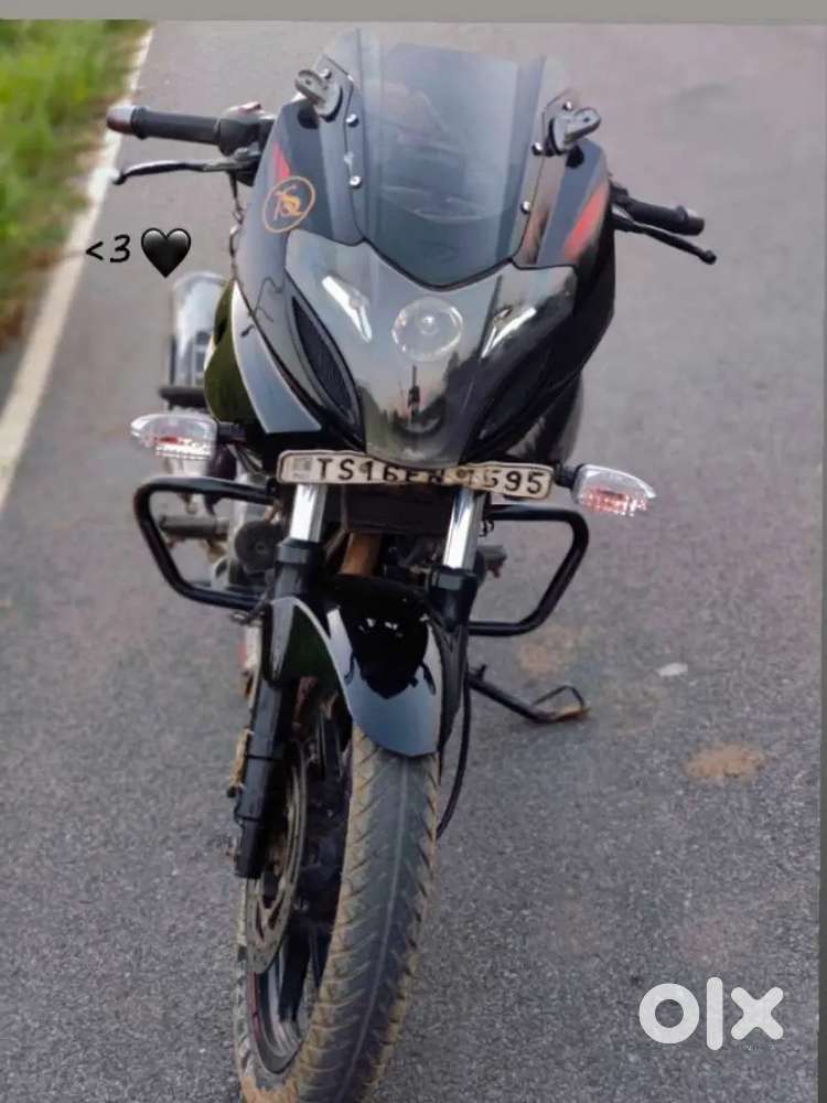 Pulsar 220