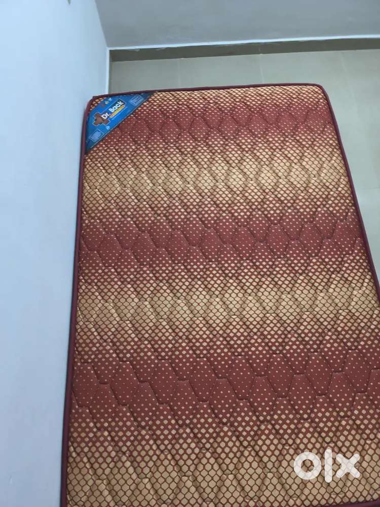 1Month used Dr.Back double mattress. Looks brand new.