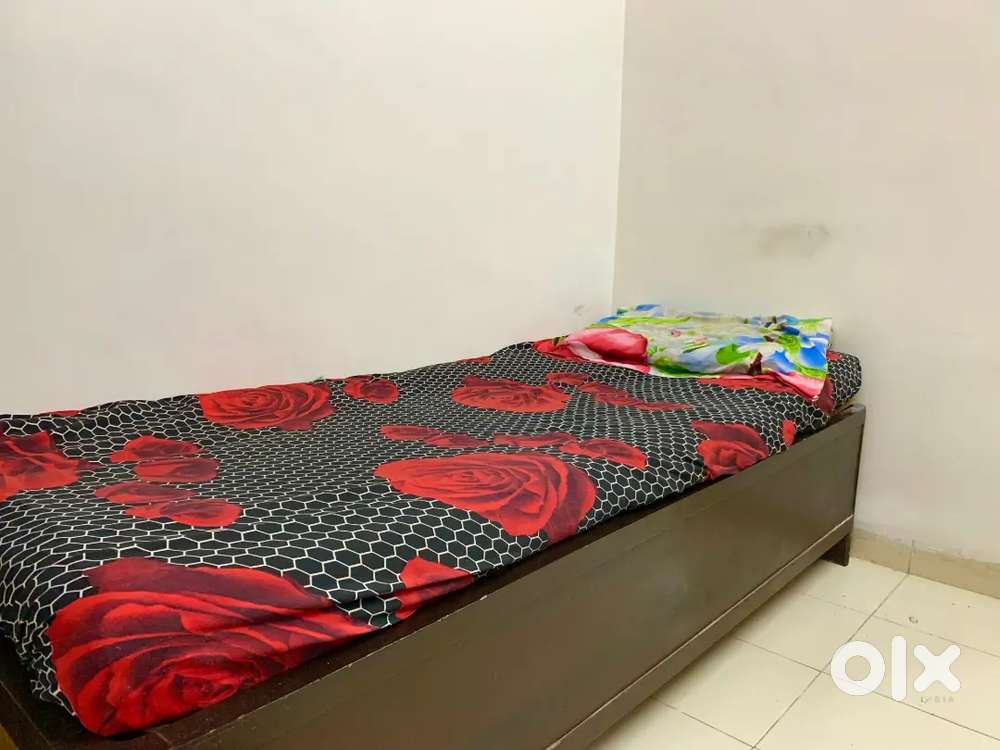 Req for boys rent 6000 deposit 4000