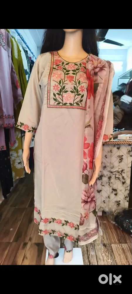 Urgent shop for sale. Advance with owner 2 lakhs,