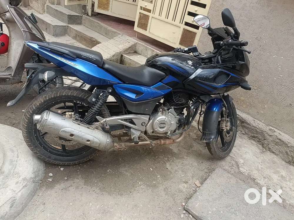 Pulsar 220 good condition 2 owner  double dicks