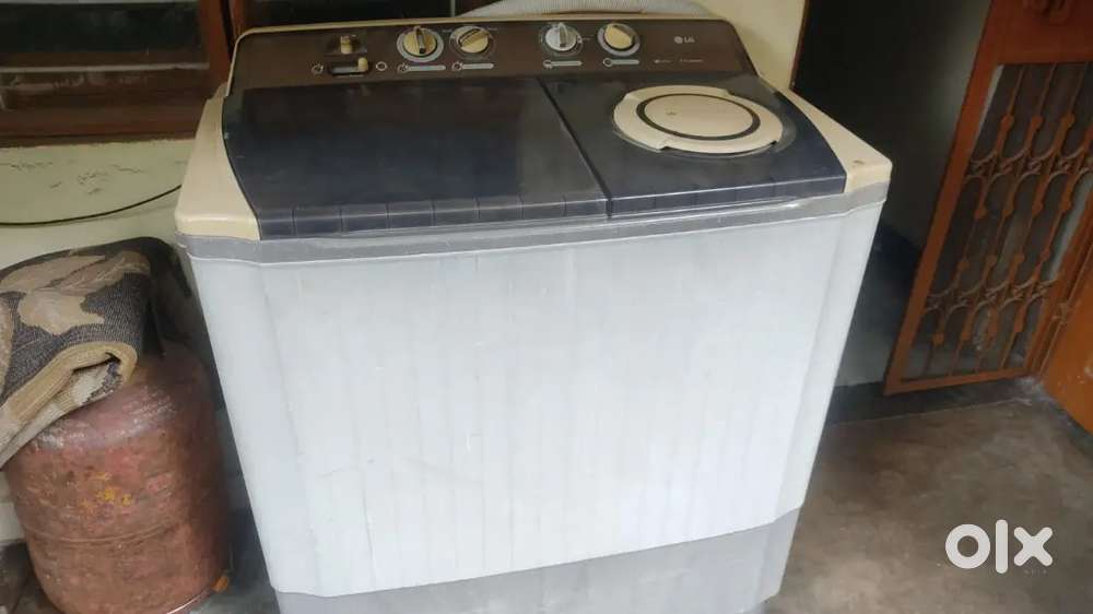 Lg 8.5 kg All original semi automatic washing machine..