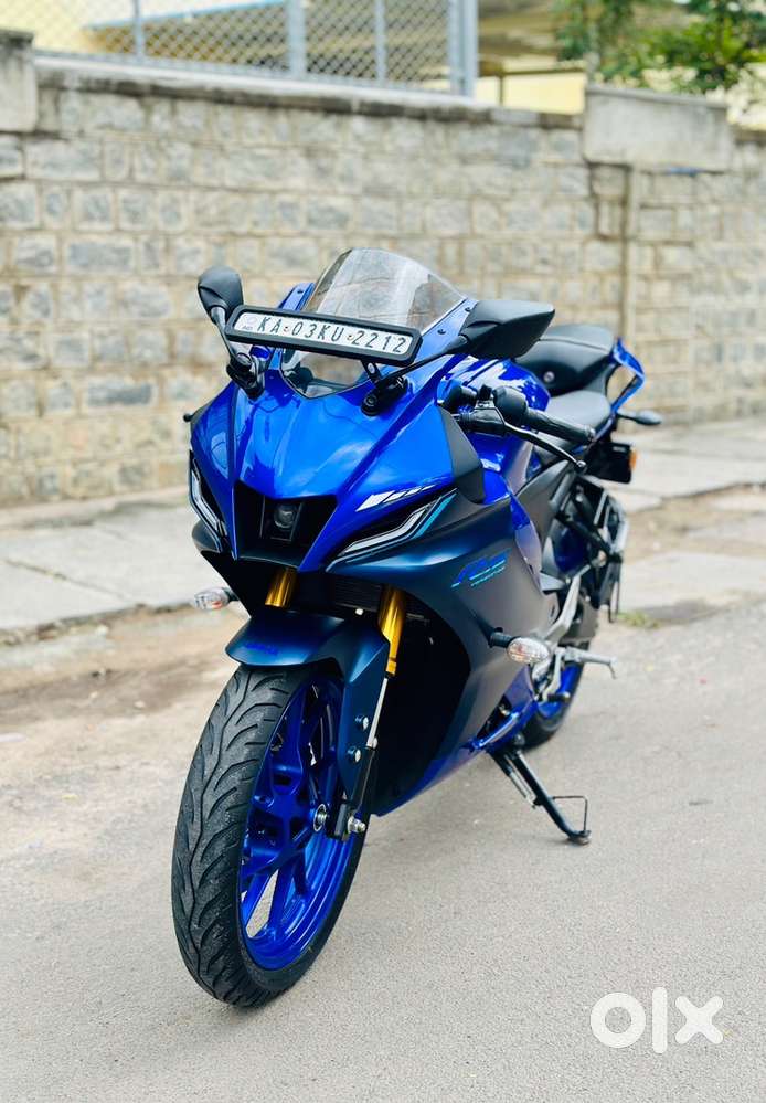 YAMAHA R15 V4