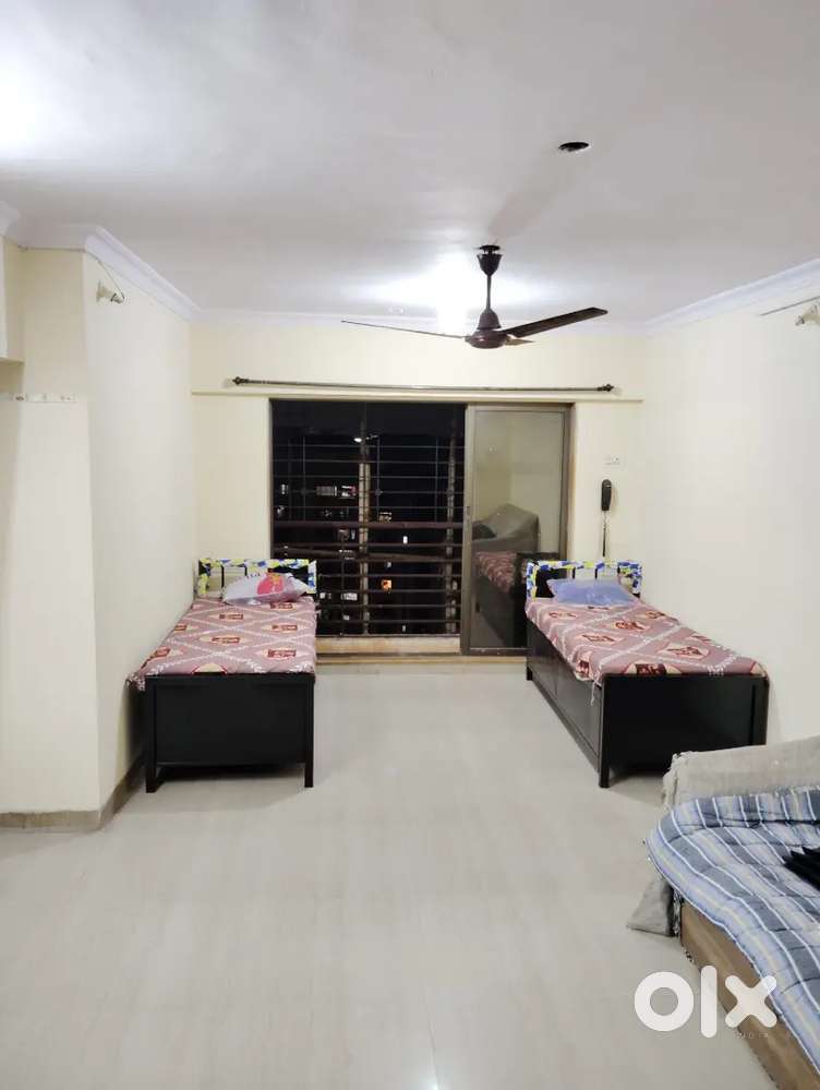 Boys pg Near vile Parle West Mithibai College of Arts, Chauhan