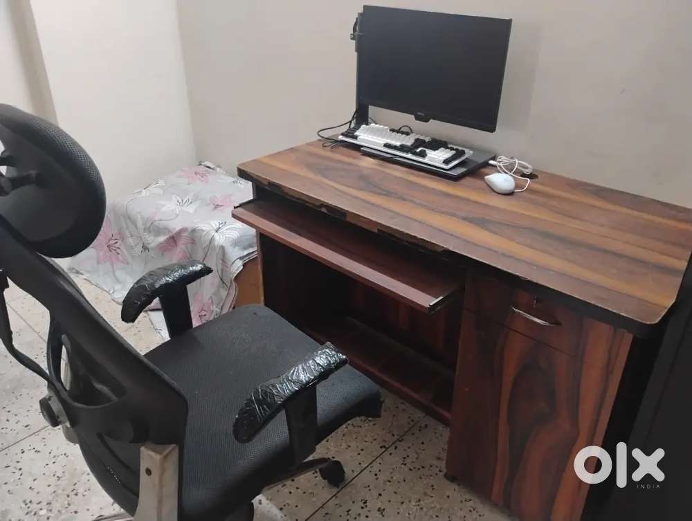 Computer table and chair