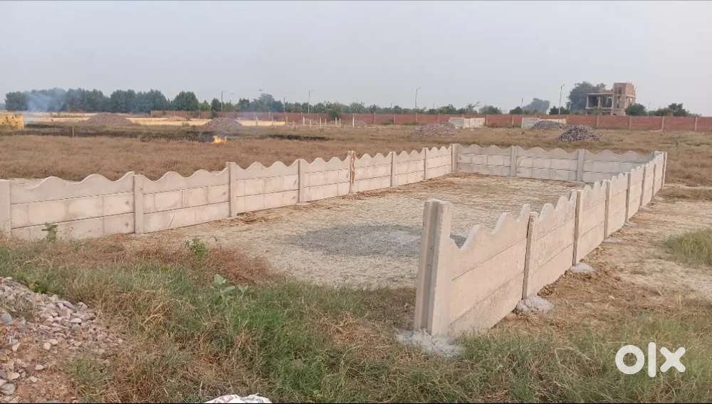 Vrindanandam colony Sun City ke just bagal me hai urgent sale