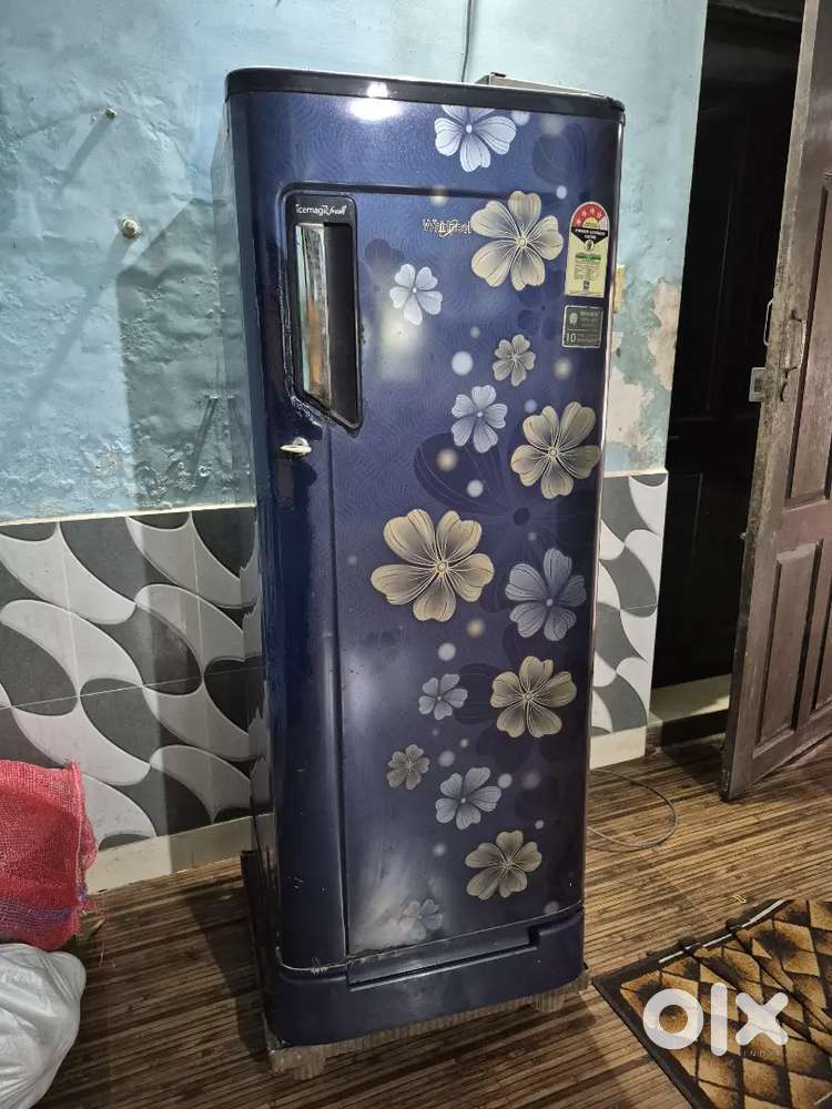 WHIRLPOOL ICEMAGIC SINGLE DOOR FRIDGE
