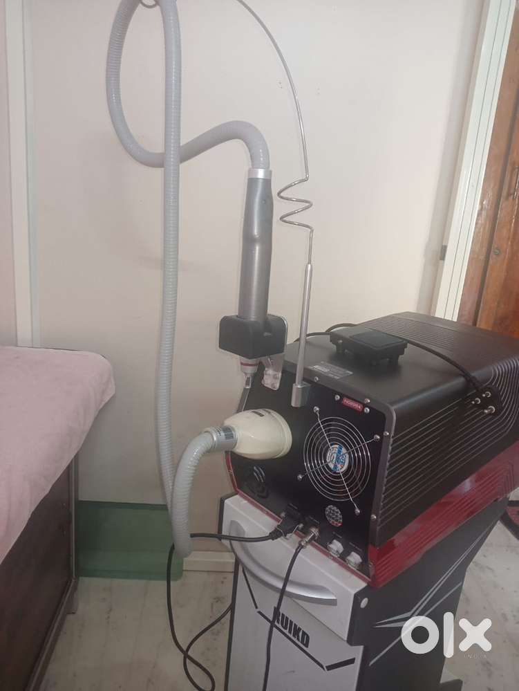 Tatoo removal laser machine