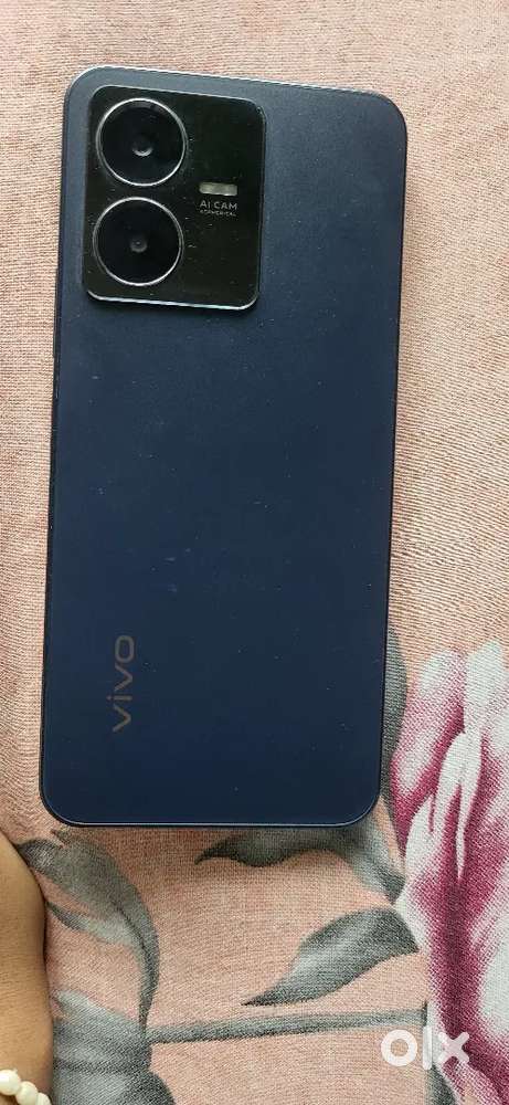 Vivo Y22 mobile phone( only 1 and half year used)