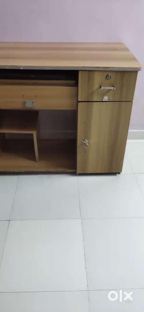 Computer table Rs 500