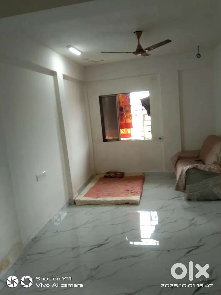 2 FEMALE PG REQUIRED