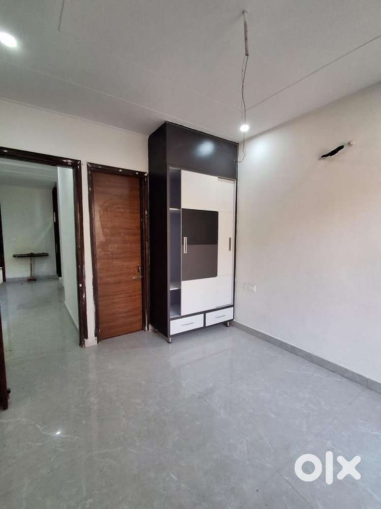 100 Gaj 2BHK READY TO MOVE FULLY FURNISHED FLAT IN JUST 37.90lac