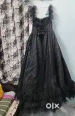 Elegant Black Sparkling Gown with Ruffle Detailing – Party/Evening