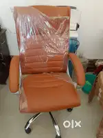 Rolling computer chair